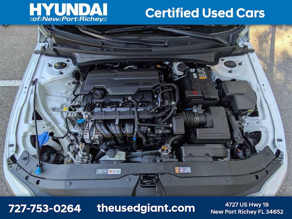 Used 2025 Hyundai Elantra SE image 12