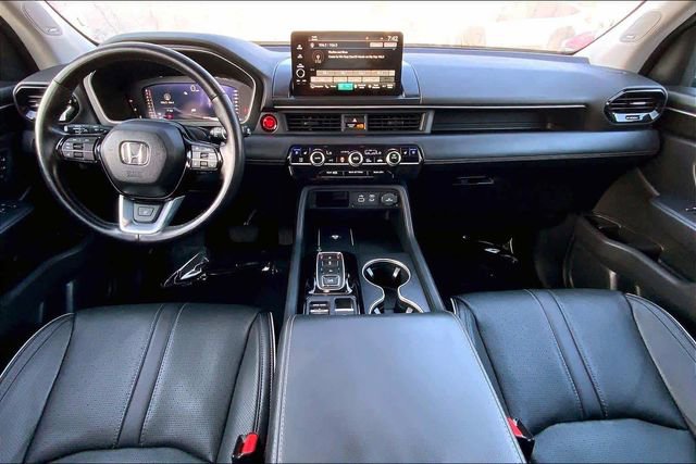 Used 2023 Honda Pilot Elite image 3