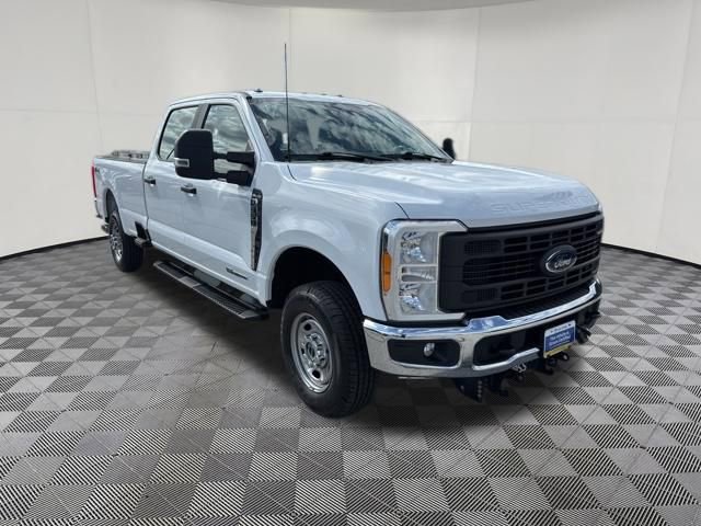Used 2023 Ford F350 XL w/ Snow Plow/Camper Package AWD/4WD image 3
