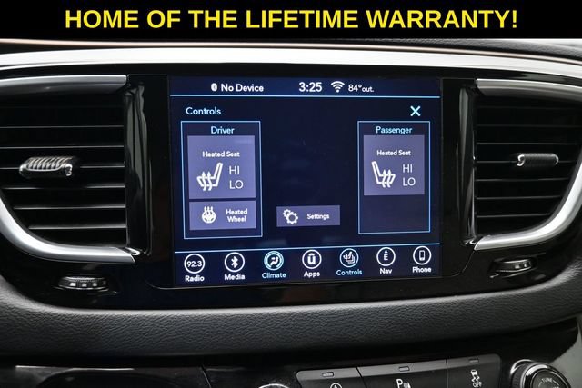 Used 2018 Chrysler Pacifica Touring-L Plus FWD image 28