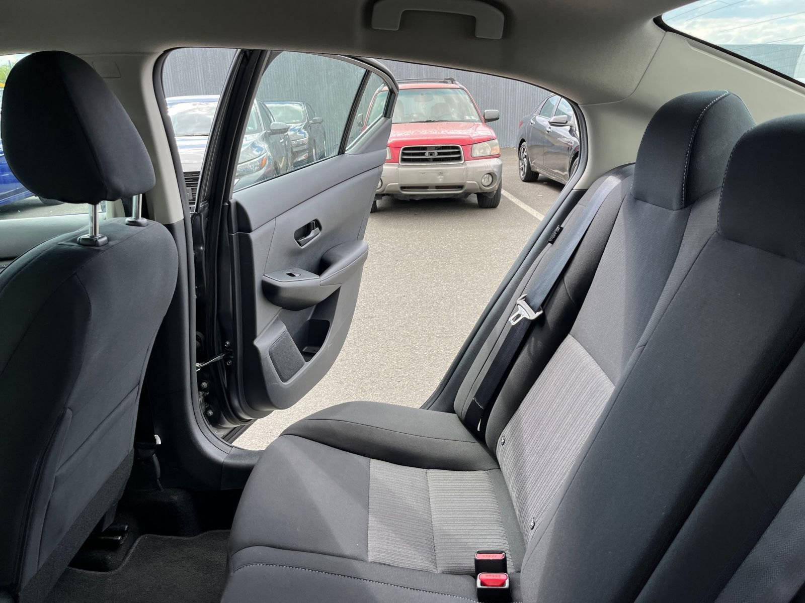 Used 2025 Nissan Sentra SV FWD image 38