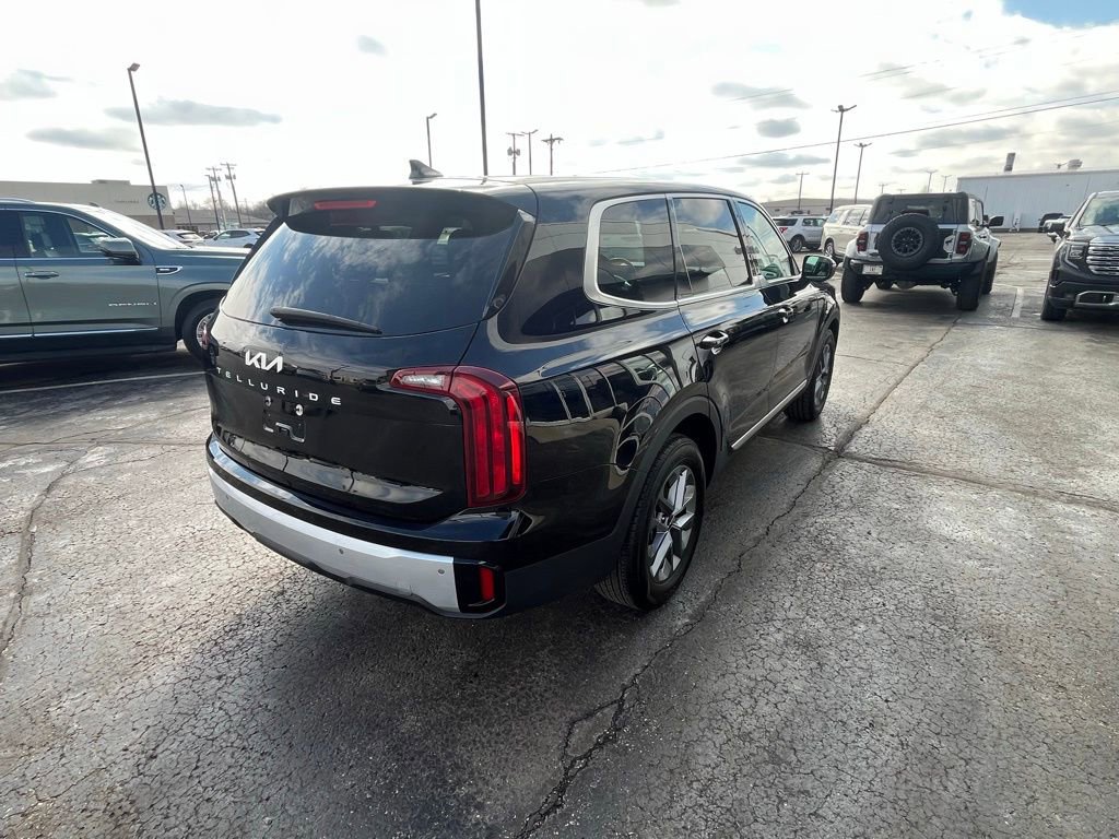 Used 2024 Kia Telluride LX image 6