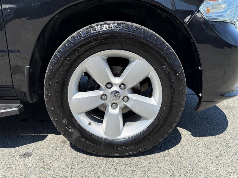 Used 2015 RAM 1500 Express RWD image 11