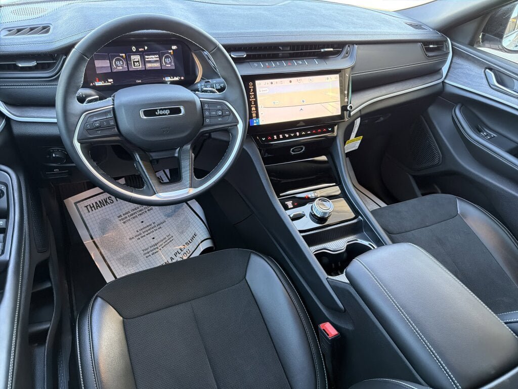 New 2026 Jeep Grand Cherokee Altitude AWD/4WD image 11