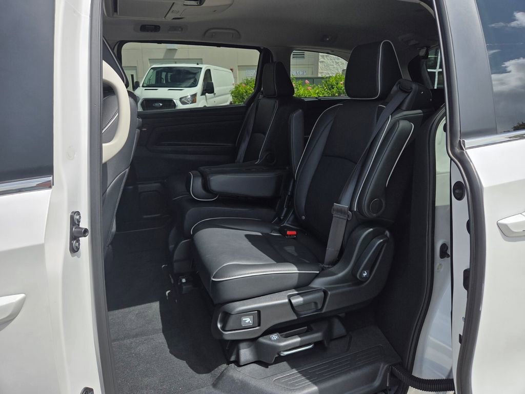 Certified 2025 Honda Odyssey Touring image 11