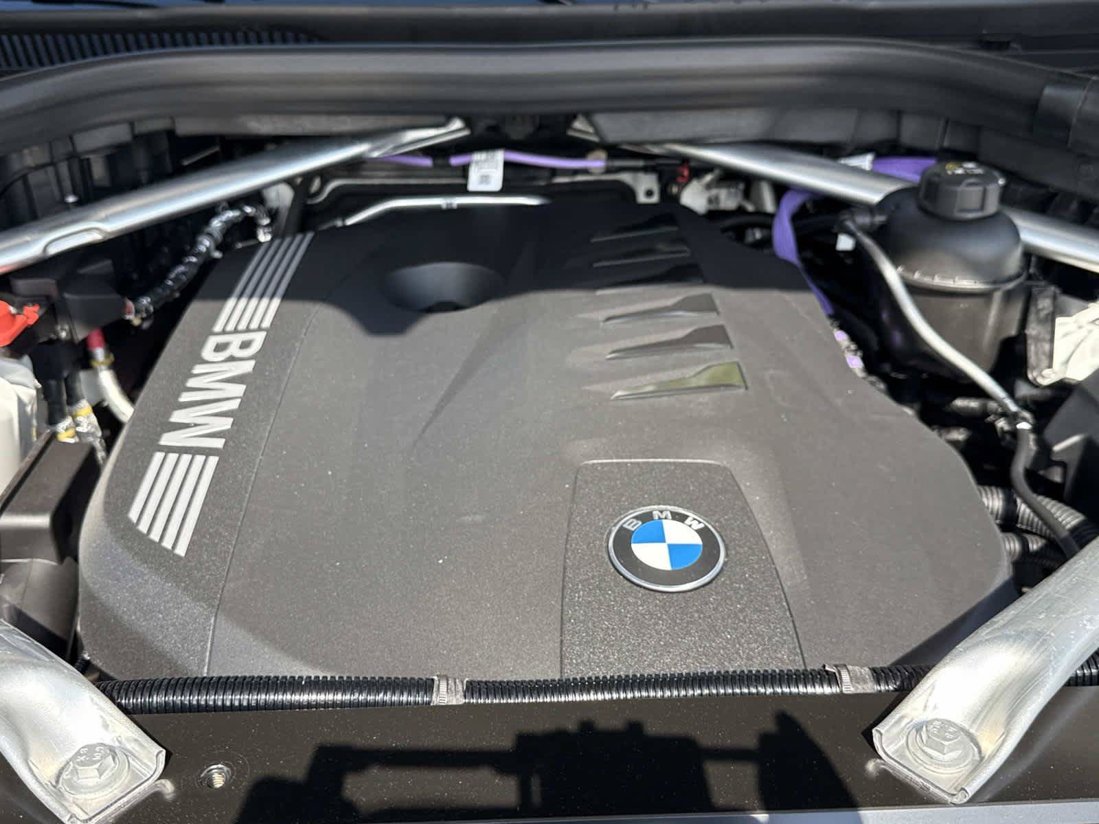 New 2026 BMW X5 xDrive40i w/ M Sport Package AWD/4WD image 13