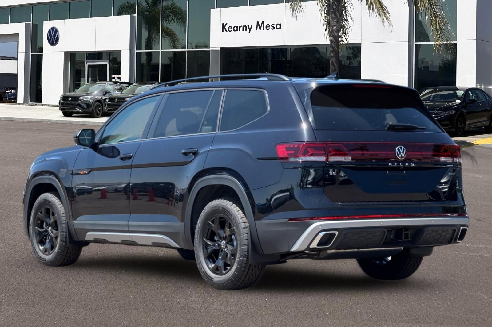 New 2025 Volkswagen Atlas Peak Edition SE image 6