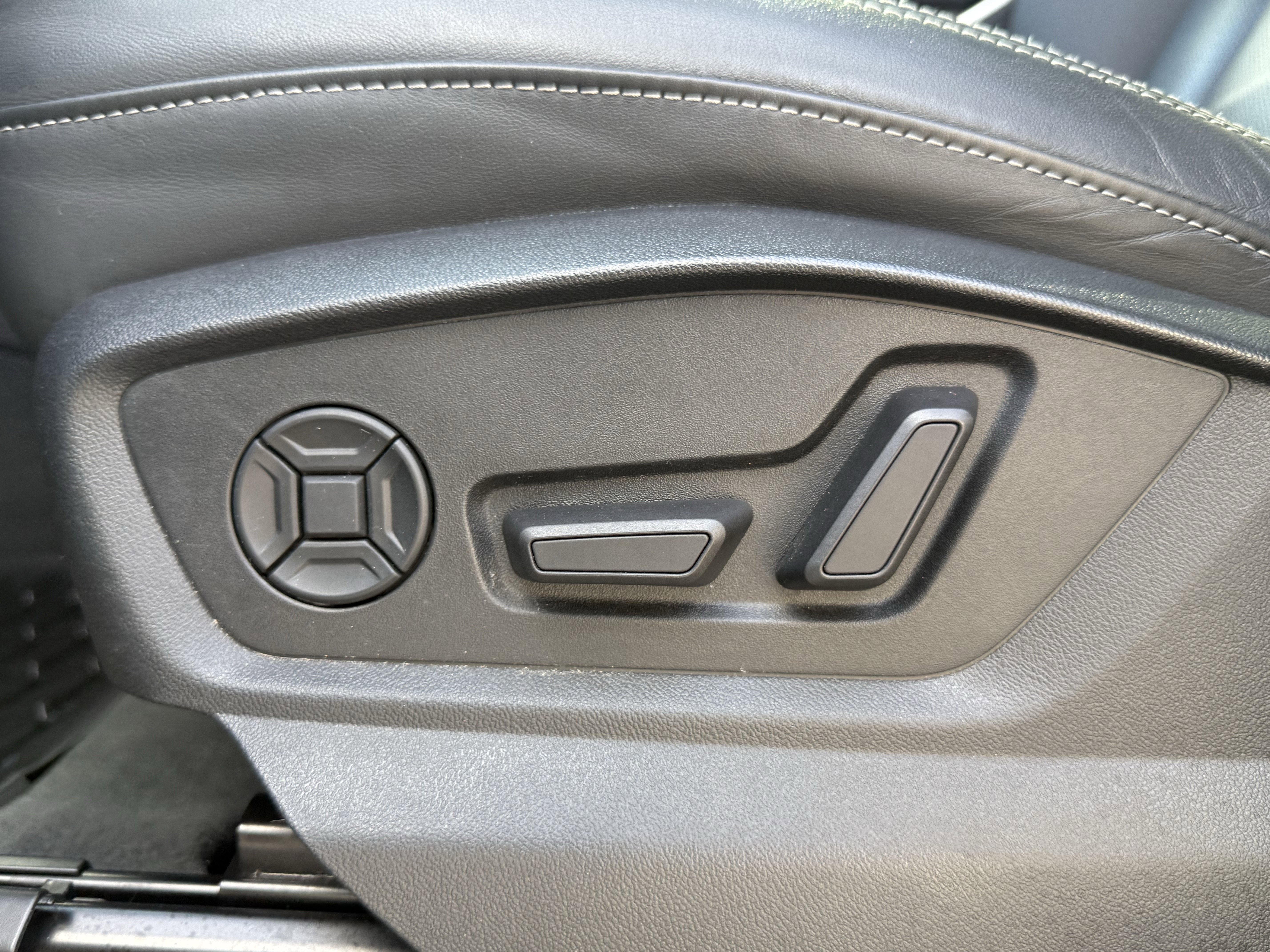 Used 2021 Audi Q8 Premium Plus w/ Premium Plus Package image 24