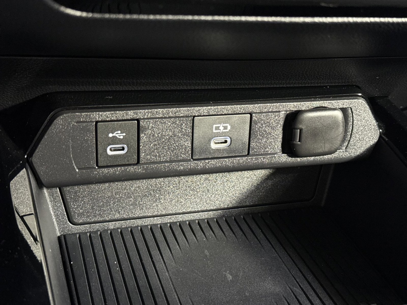 Used 2024 Toyota Prius Prime FWD image 44