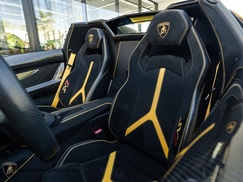 Used 2021 Lamborghini Aventador SVJ image 36