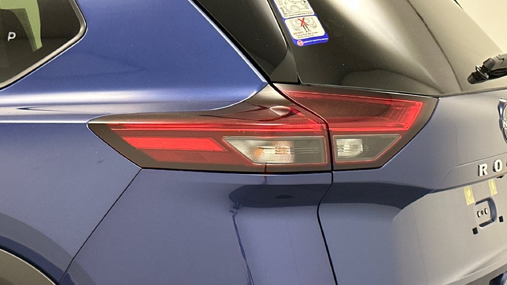 Certified 2023 Nissan Rogue Platinum AWD/4WD image 29