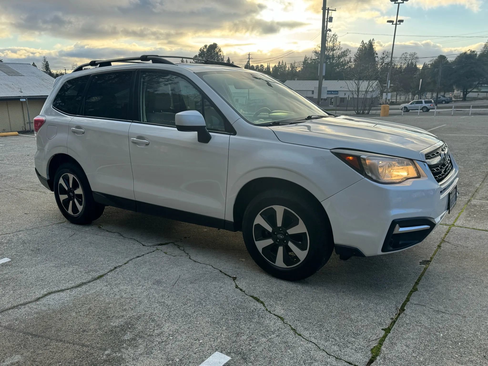 Used 2017 Subaru Forester 2.5i Premium w/ All-Weather Package image 10