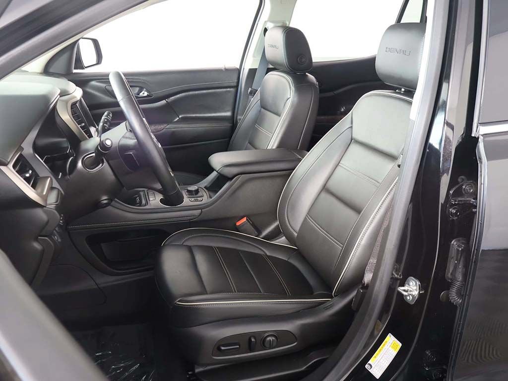 Used 2023 GMC Acadia Denali AWD/4WD image 30