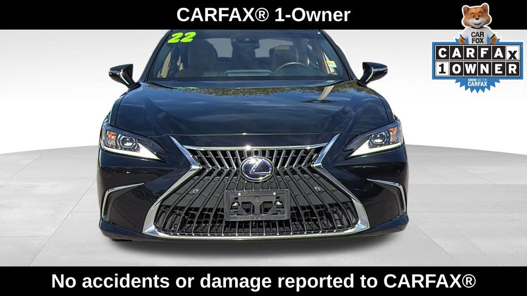 Used 2022 Lexus ES 300h w/ Premium Package image 2