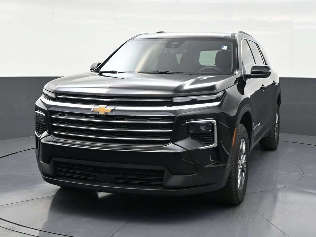 Used 2025 Chevrolet Traverse LT FWD image 8