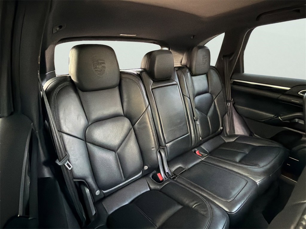 Used 2017 Porsche Cayenne Platinum Edition w/ Premium Package (PJV) image 10
