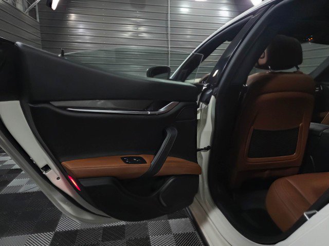 Used 2020 Maserati Ghibli S Q4 AWD/4WD image 32
