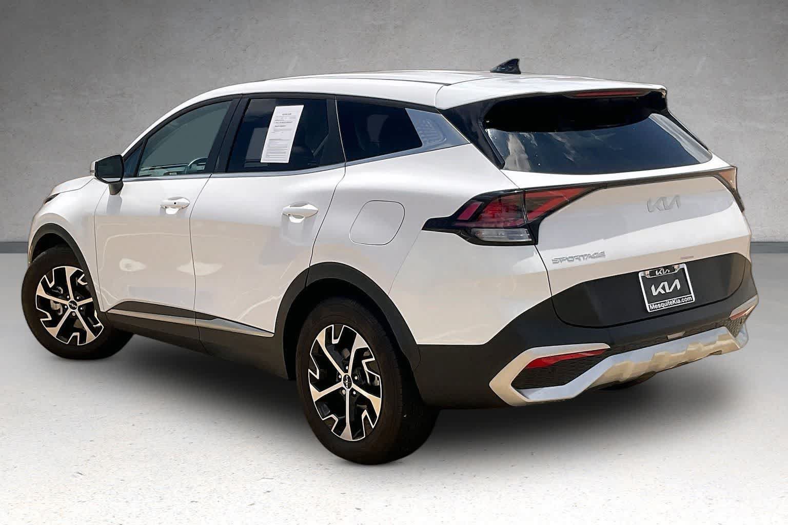 Certified 2024 Kia Sportage EX FWD image 4