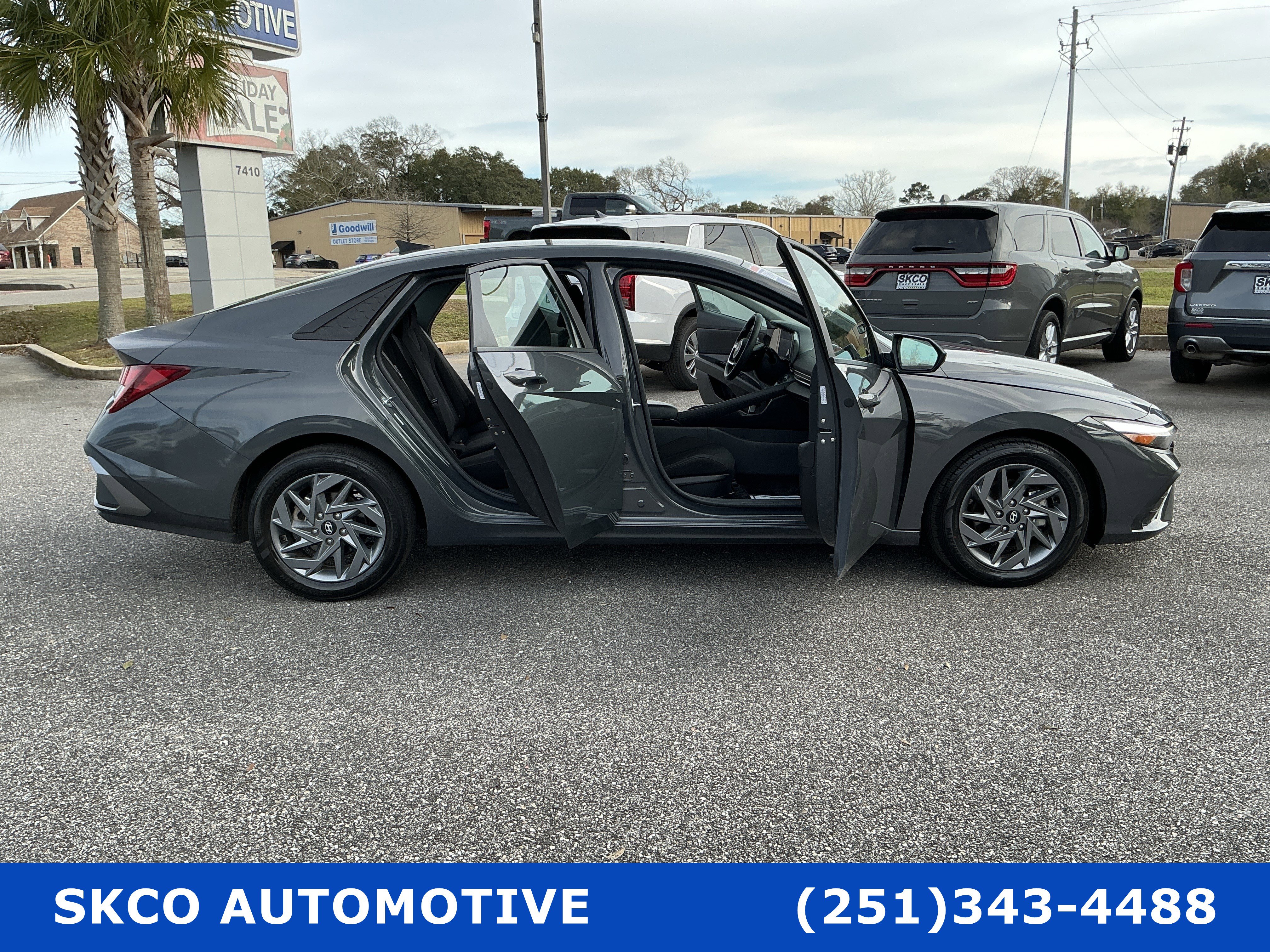 Used 2024 Hyundai Elantra SEL FWD image 33