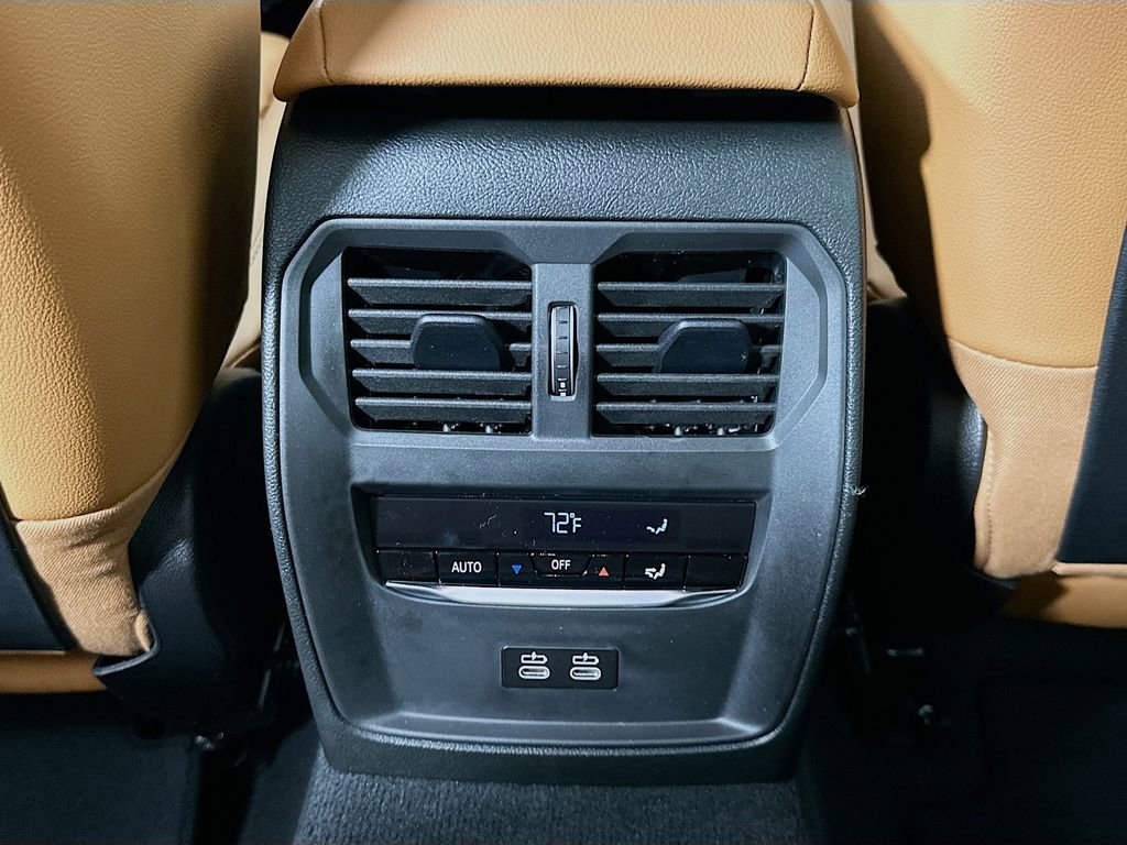 New 2026 BMW 330i Sedan w/ Convenience Package image 18