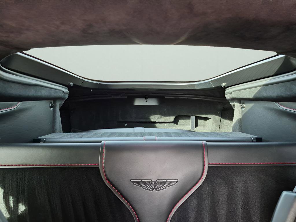 Used 2019 Aston Martin V8 Vantage Coupe image 37