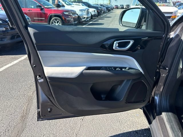 Certified 2024 Jeep Compass Limited AWD/4WD image 11