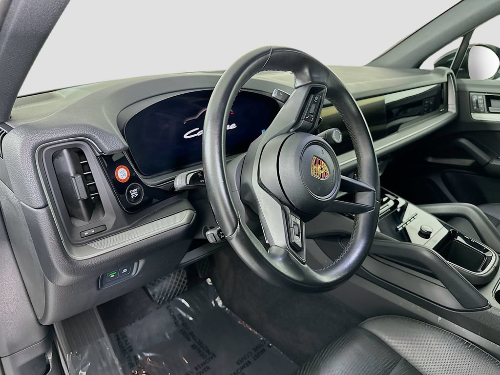 Certified 2024 Porsche Cayenne AWD/4WD image 4