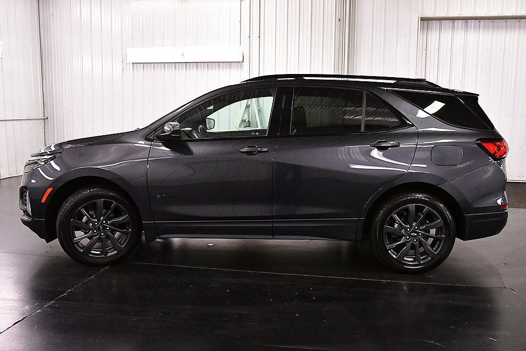 Used 2023 Chevrolet Equinox RS image 4