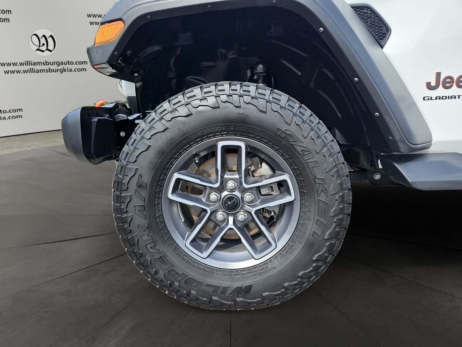 Used 2024 Jeep Gladiator Mojave w/ Convenience Group AWD/4WD image 14