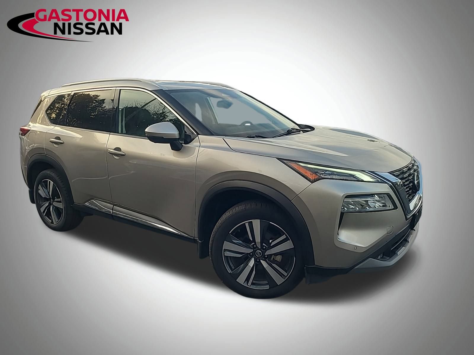 Used 2021 Nissan Rogue SL w/ Premium Package image 2