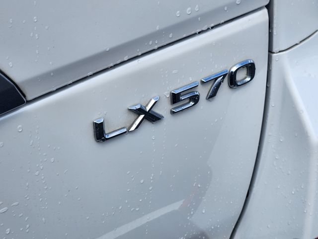Used 2017 Lexus LX 570 4WD w/ Luxury Package image 26