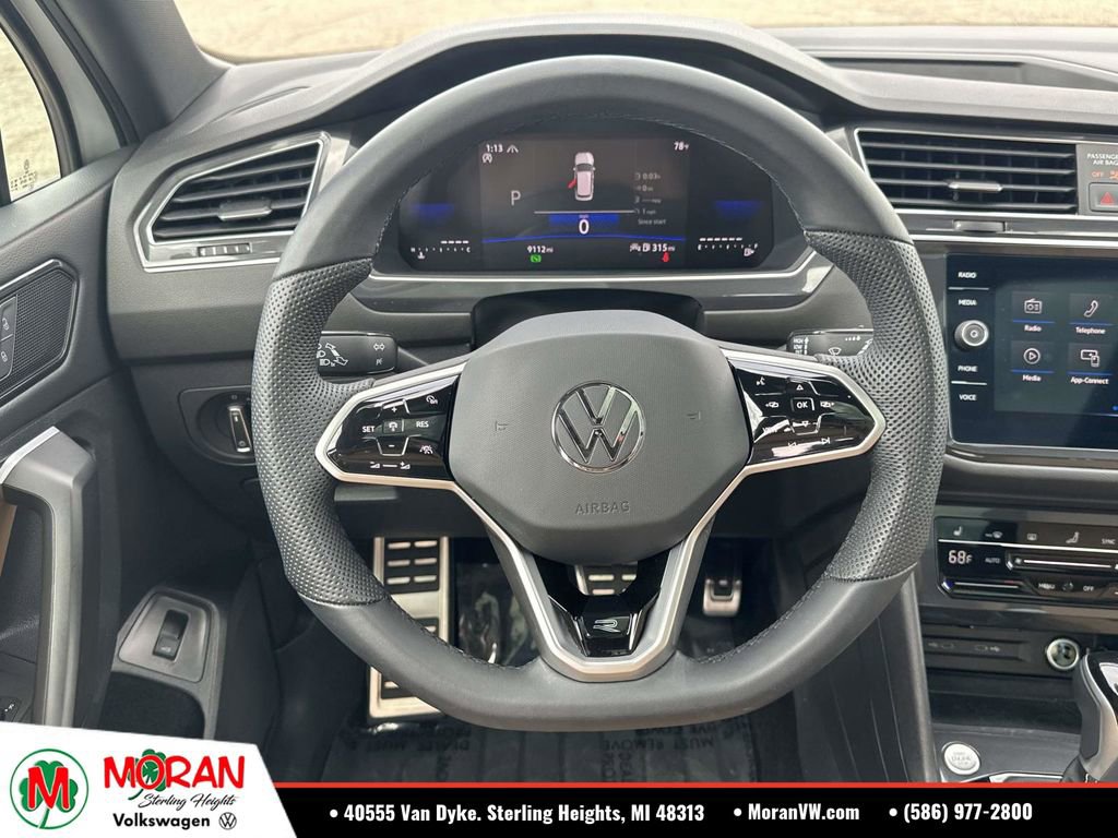 Used 2024 Volkswagen Tiguan SE R-Line AWD/4WD image 18