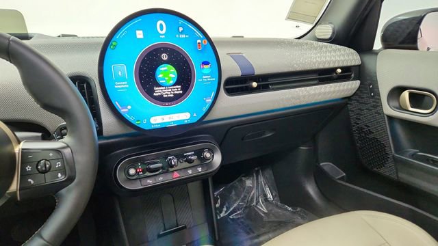 Used 2025 MINI Cooper 4-Door Hardtop image 42