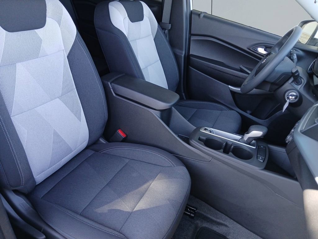 New 2026 Chevrolet Trax LS w/ LS Convenience Package image 17