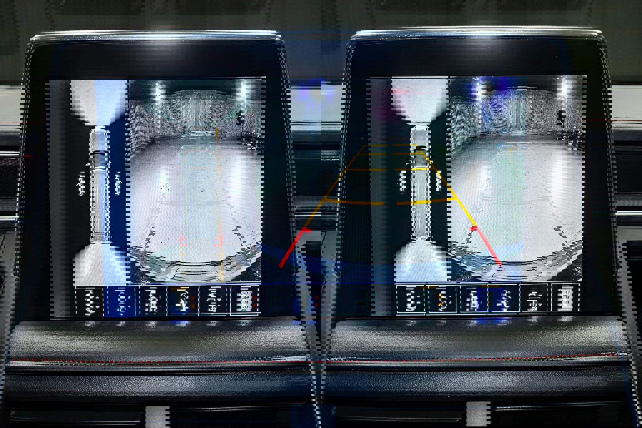 Used 2023 Chevrolet Suburban RST w/ Sport Performance Package image 18