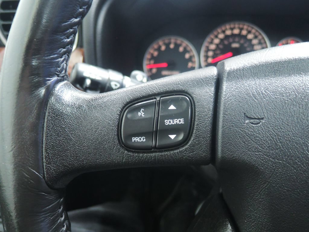 Used 2007 GMC Envoy Denali AWD/4WD image 15