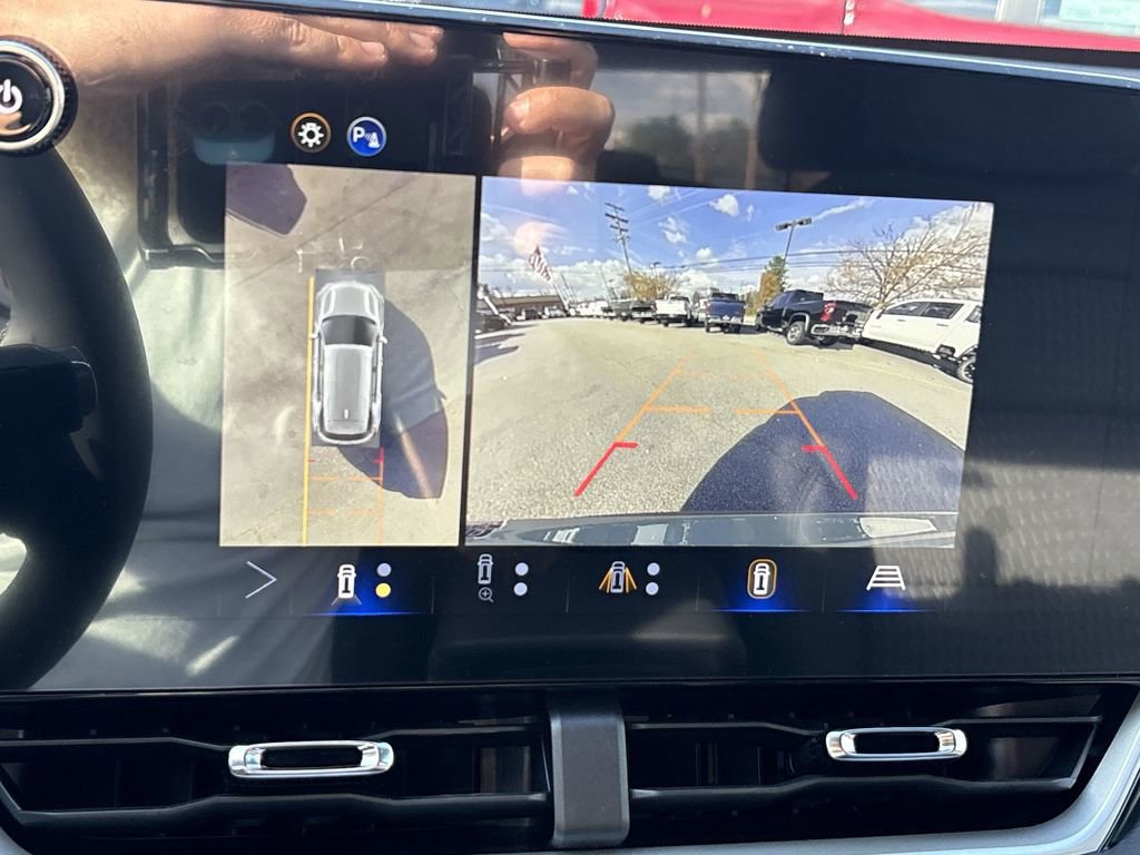 New 2026 Chevrolet Equinox LT w/ Safety and Technology Package image 17