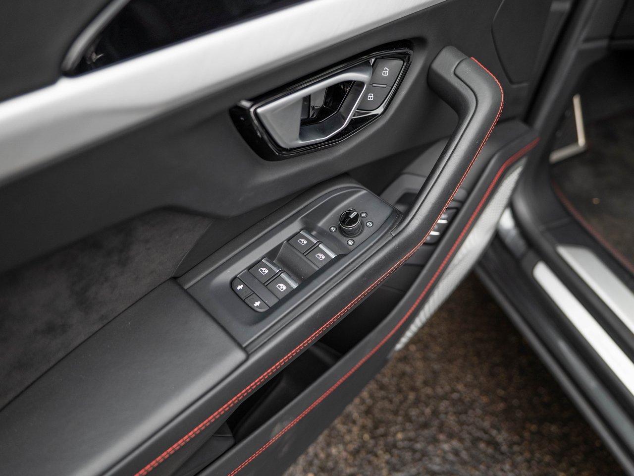 Used 2020 Lamborghini Urus image 20