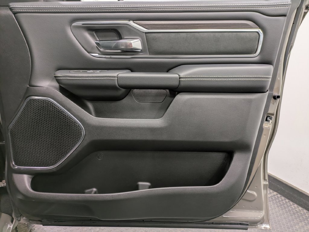 Used 2026 RAM 1500 Laramie AWD/4WD image 29