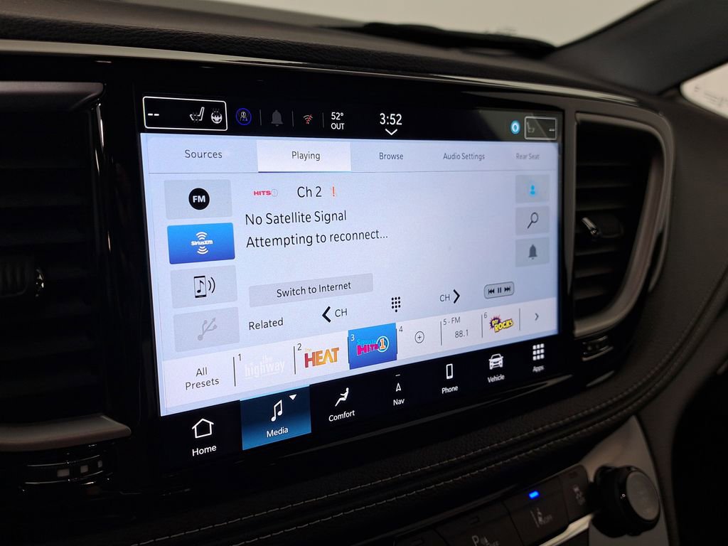 New 2026 Chrysler Pacifica Select image 21