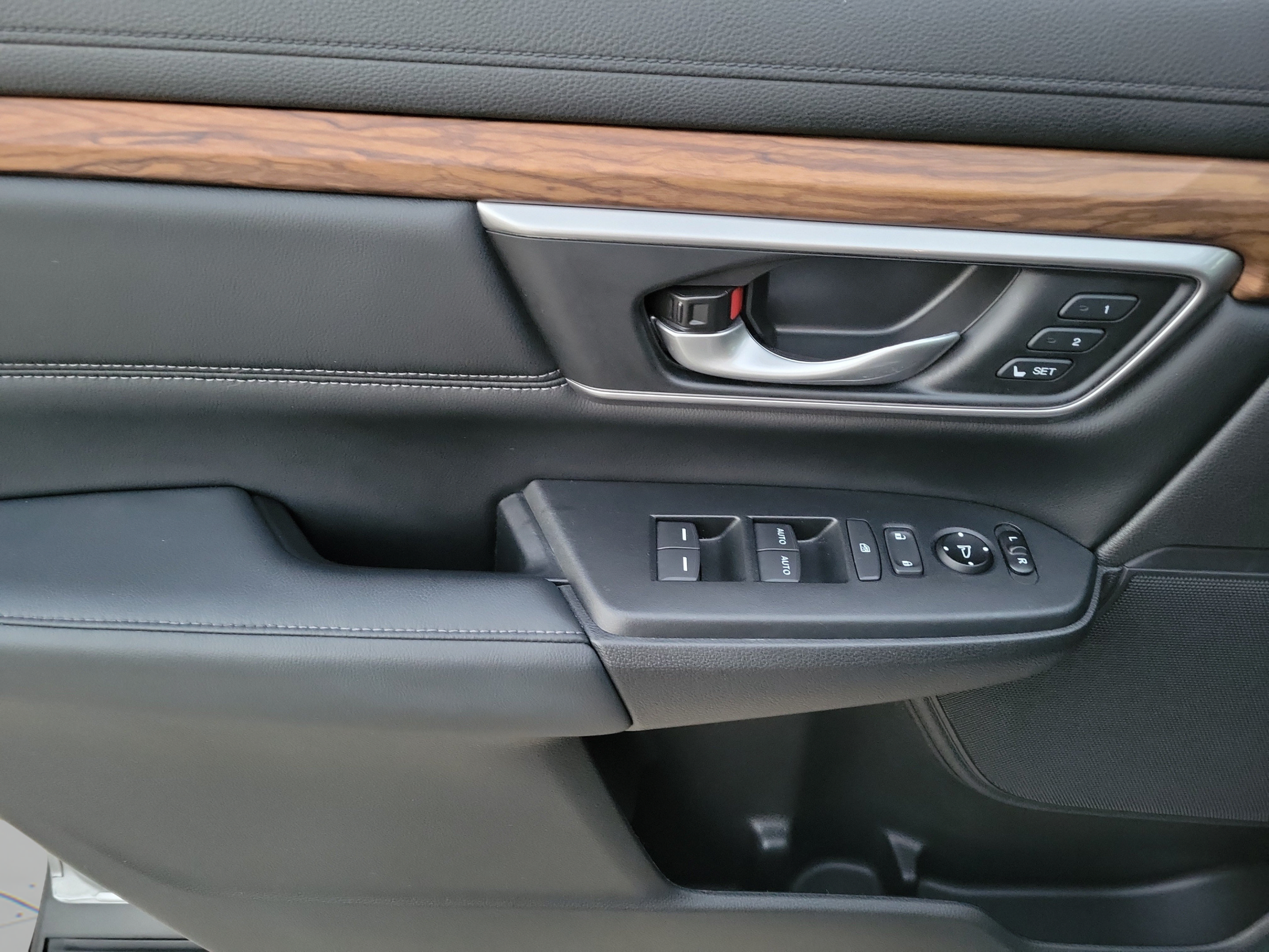 Used 2020 Honda CR-V Touring image 13