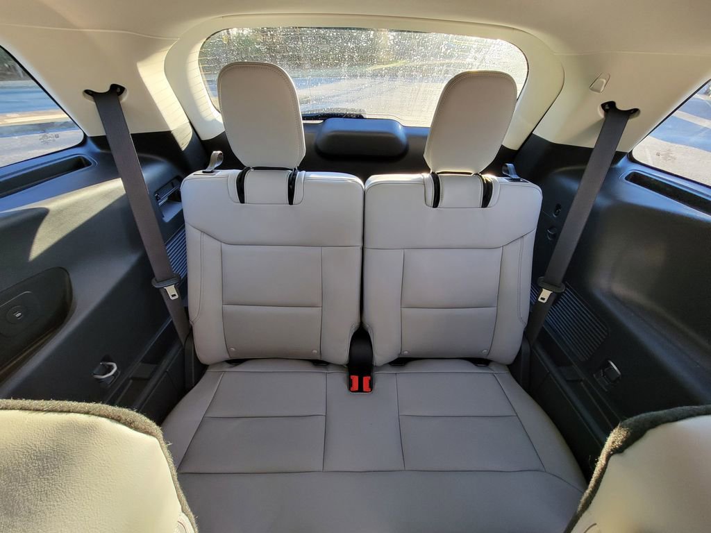 Certified 2025 Ford Explorer Active w/ Active Comfort Package image 16