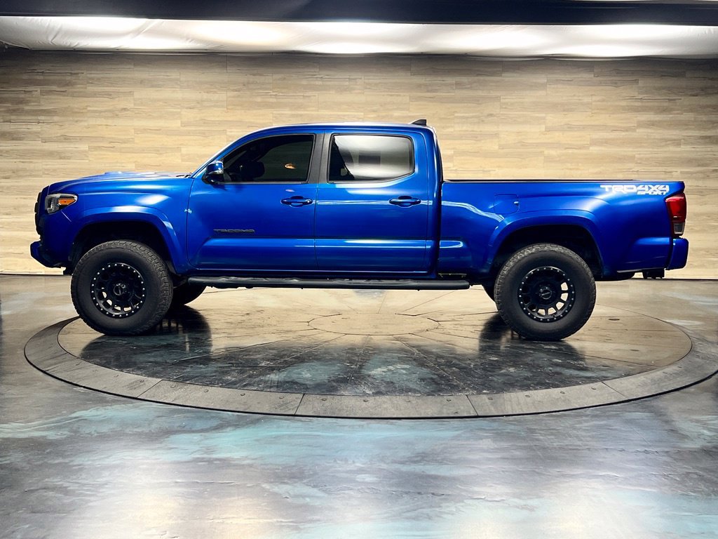 Used 2017 Toyota Tacoma TRD Sport AWD/4WD image 21