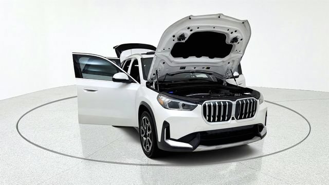 Used 2025 BMW X1 xDrive28i AWD/4WD image 12