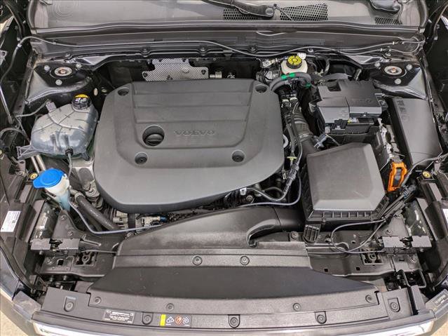 Used 2023 Volvo XC40 B5 Plus w/ Driver Assist Package AWD/4WD image 24