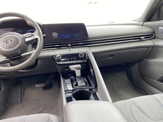 Used 2023 Hyundai Elantra SEL w/ Convenience Package FWD image 15