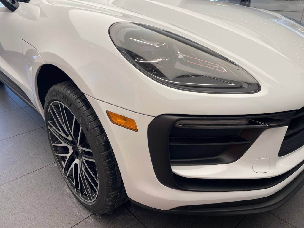 New 2026 Porsche Macan AWD/4WD image 27