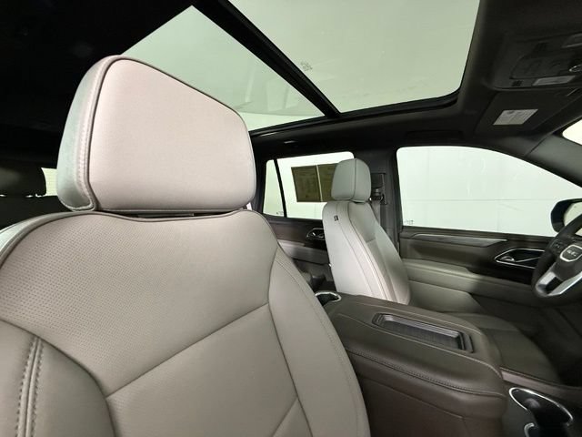 Used 2024 GMC Yukon SLT w/ SLT Luxury Package AWD/4WD image 34