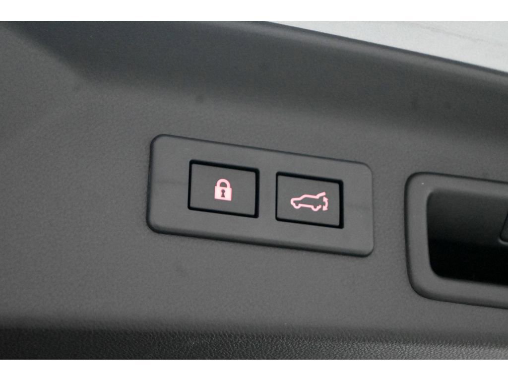 Used 2025 Subaru Forester Limited image 34