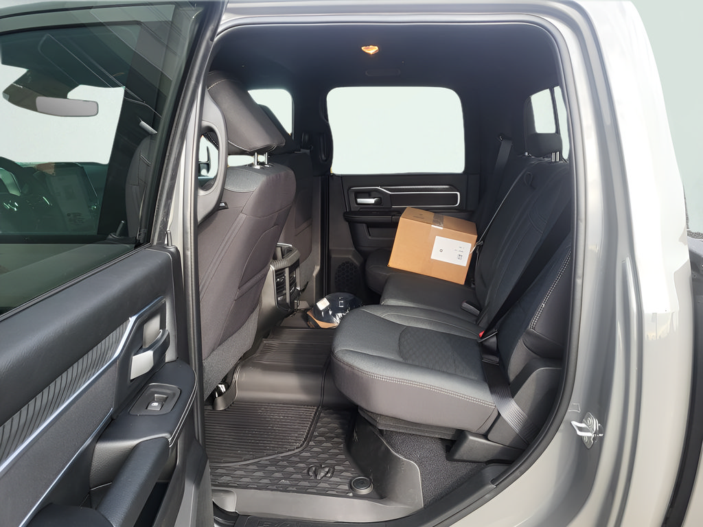 New 2026 RAM 3500 Big Horn AWD/4WD image 17